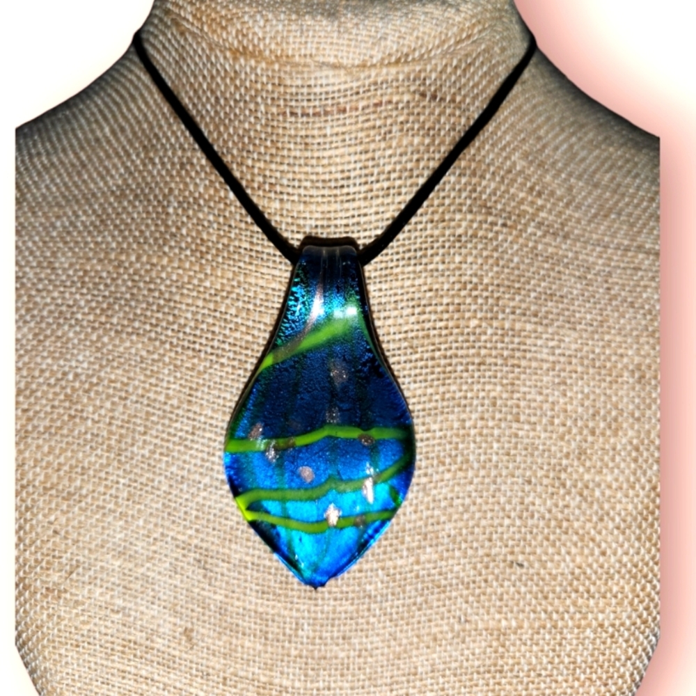 NWOT Artisan Mirage Glass Beaded Necklace - Picture 1 of 1